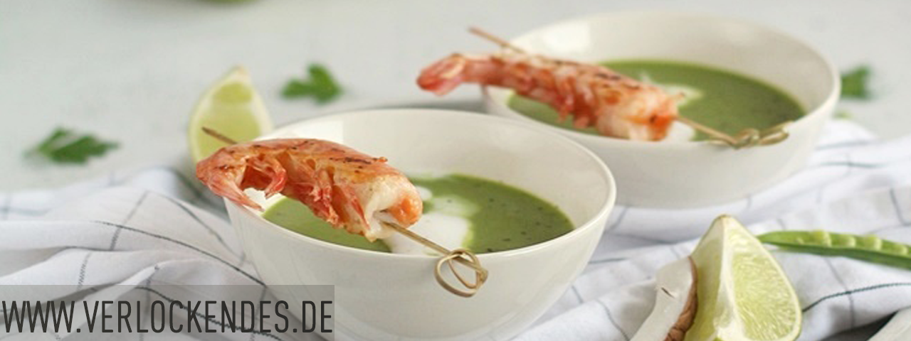 Garnelen auf einer Cremesuppe