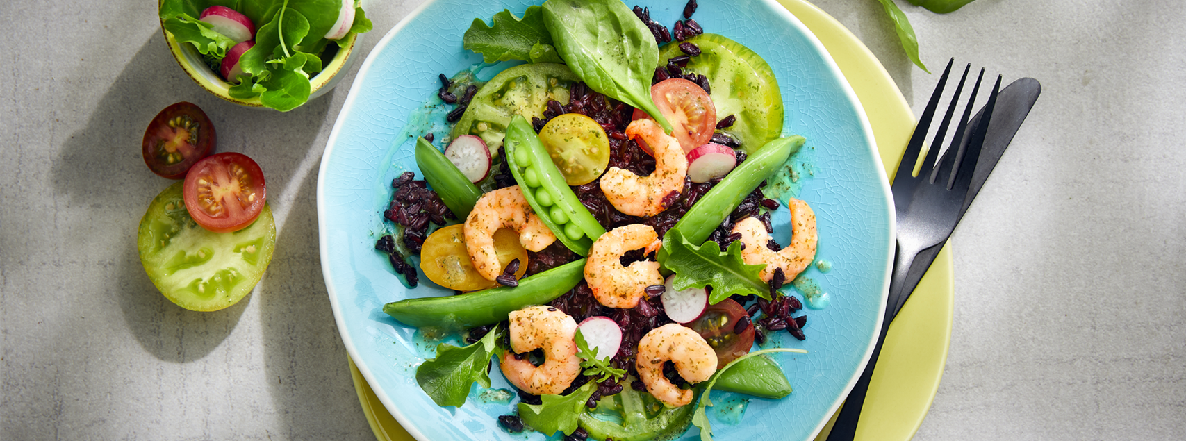 Schwarzer Reissalat mit provenzalischen Garnelen