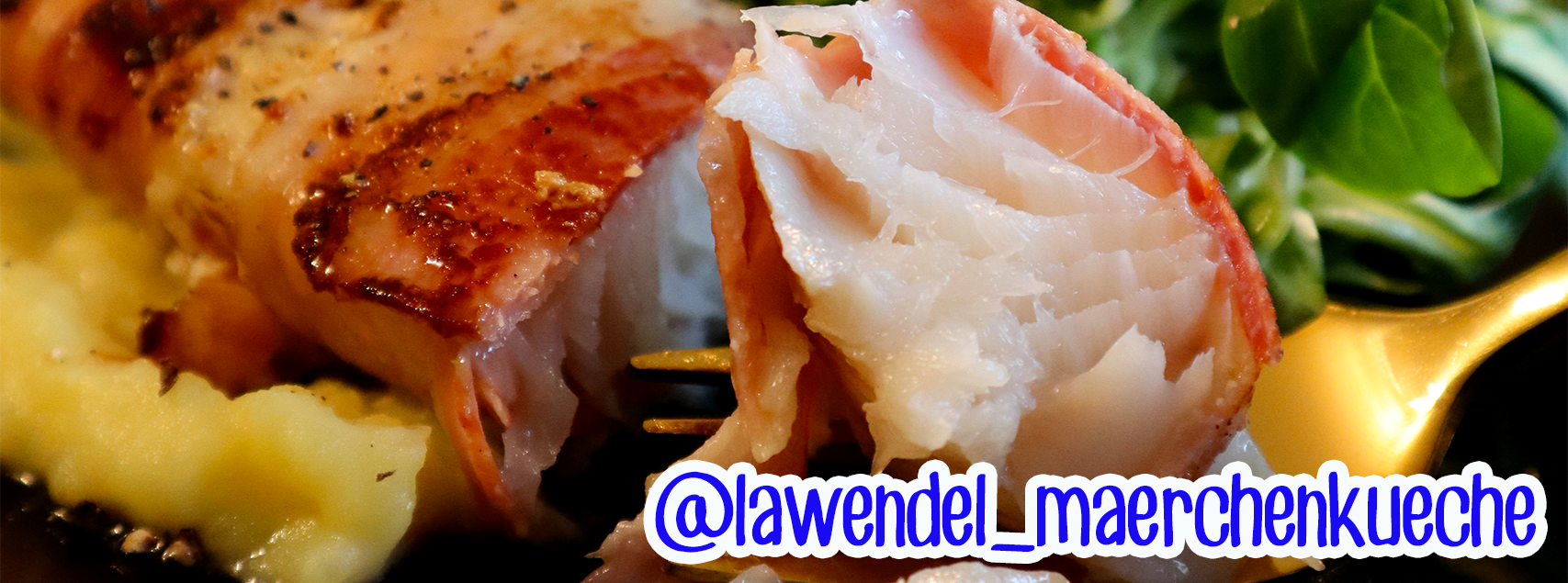 Kabeljaufilet im Speckmantel mit Feldsalat und Kartoffelstampf